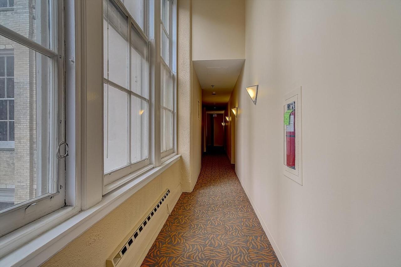 Frontdesk I The Cosmopolitan Apts Philadelphia Apartment Екстериор снимка