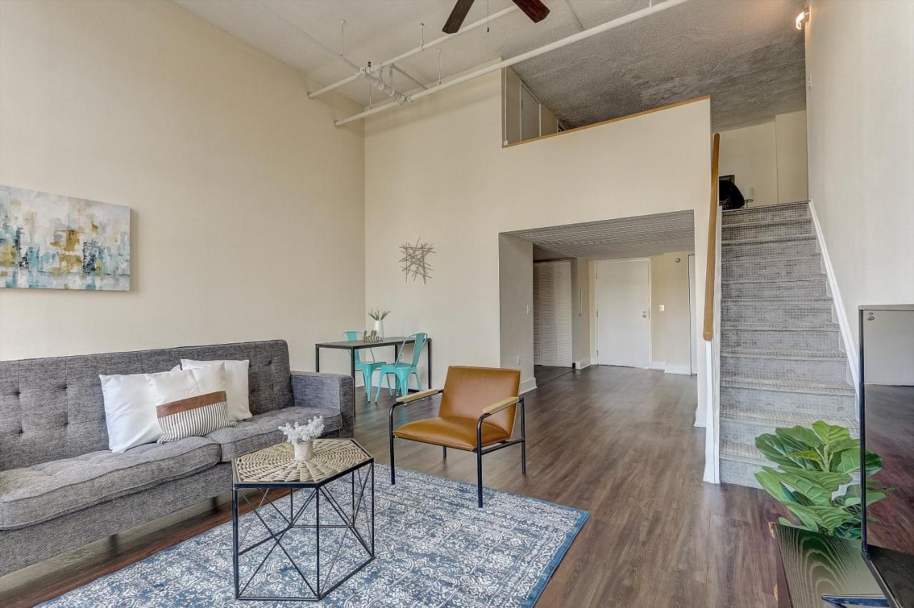 Frontdesk I The Cosmopolitan Apts Philadelphia Apartment Стая снимка